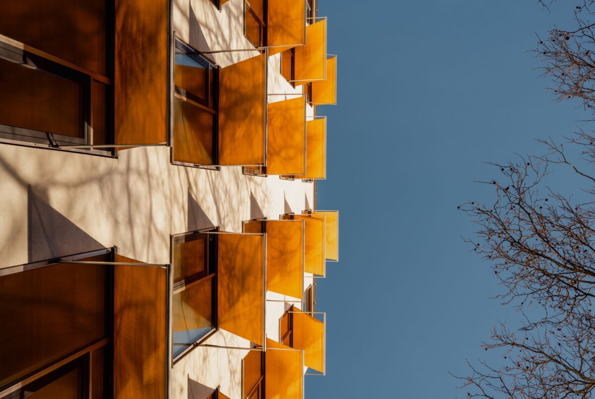 store solaire intérieur canicule stratégie multi