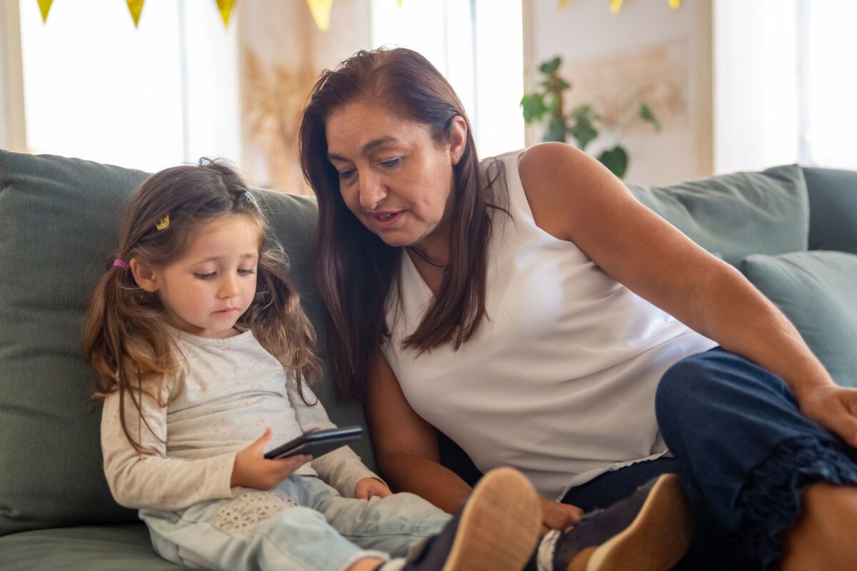 téléphone enfant arrêtez tester