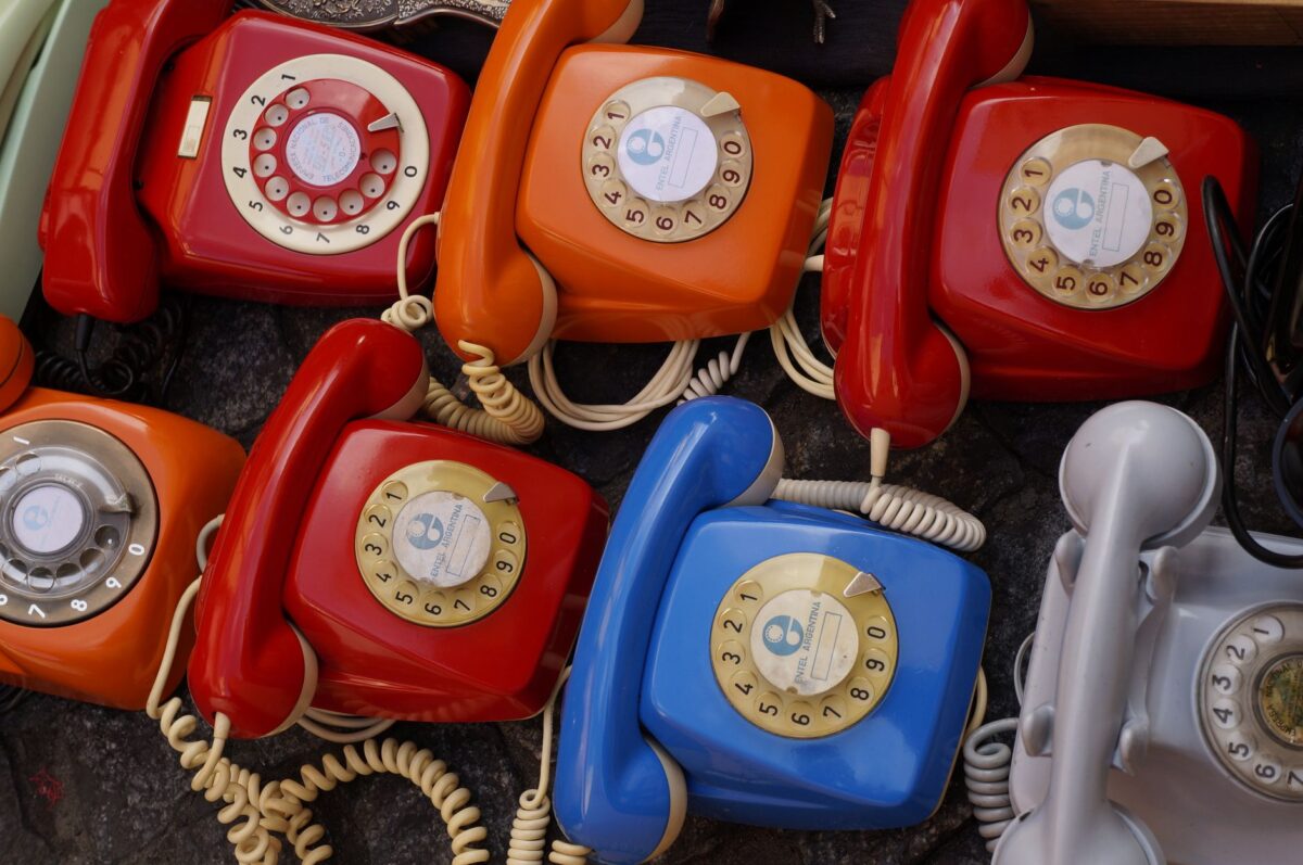 téléphone enfant arrêtez âge affiché ne